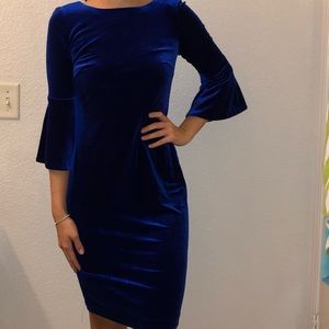 BLUE VELVET BELL SLEEVE CALVIN KLEIN DRESS SIZE 2